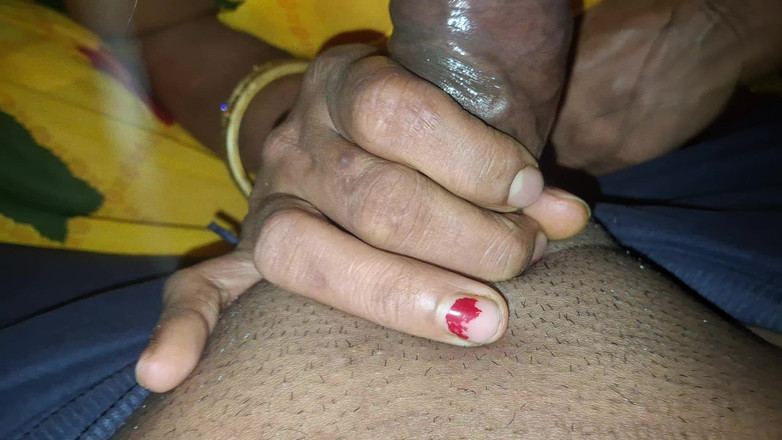 Busty Banuu: cycata cycki kobieta ssie mojego penisa