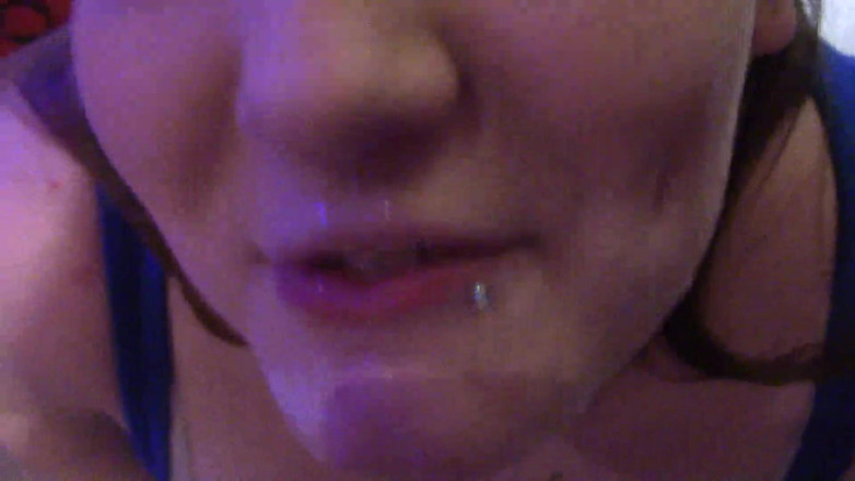 AmateurBBW: Ben oral seks yaparken kız arkadaşı arıyor