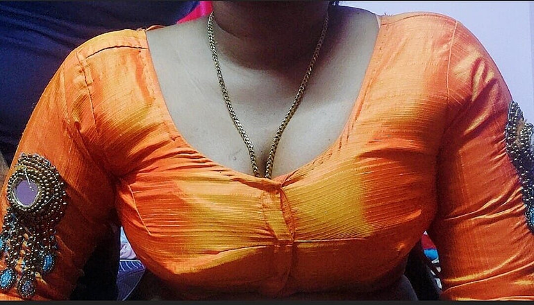 Desi Mohini: 火辣老师与学生的父亲发生性关系