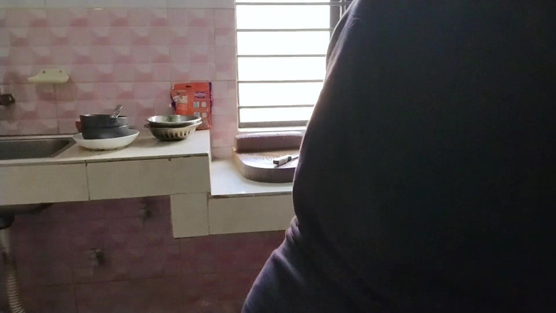 Your Boy's Cum: Istri temanku yang cantik dientot sama teman suaminya sendiri di...