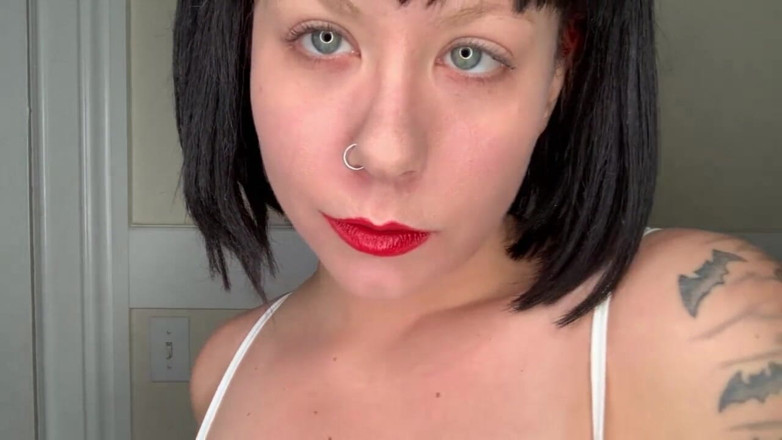 Deanna deadly: GF teases with red lips and white lingerie
