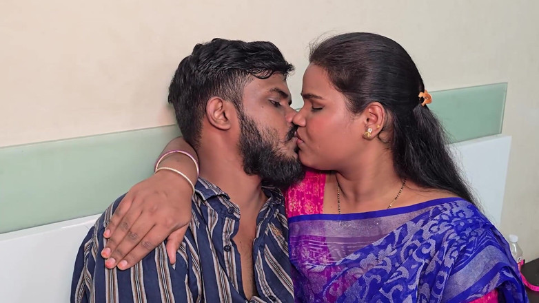 Kamasutra61: desi thaarki patni poochh rahi hai pati kathin desi bhaartiy...