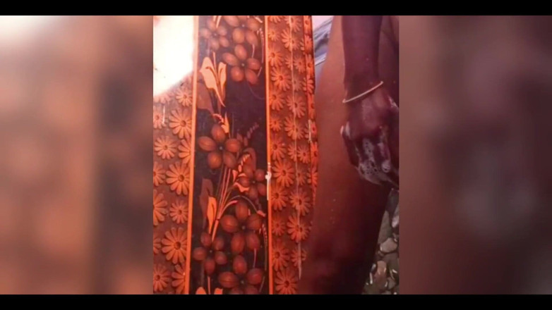 Ammukutty88: Ammu myje swoją słodką cipkę mydłem