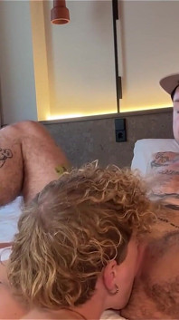 Twink dotado Ayden Brooks folla coño rosa ftm xxx salta en todos los agujeros, doble lo rellena con consoladores hasta que se corre