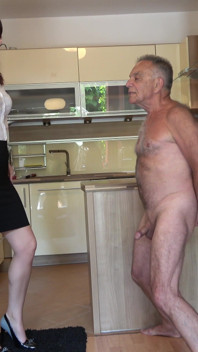 Ballbusting z nastolatkiem (gunther)