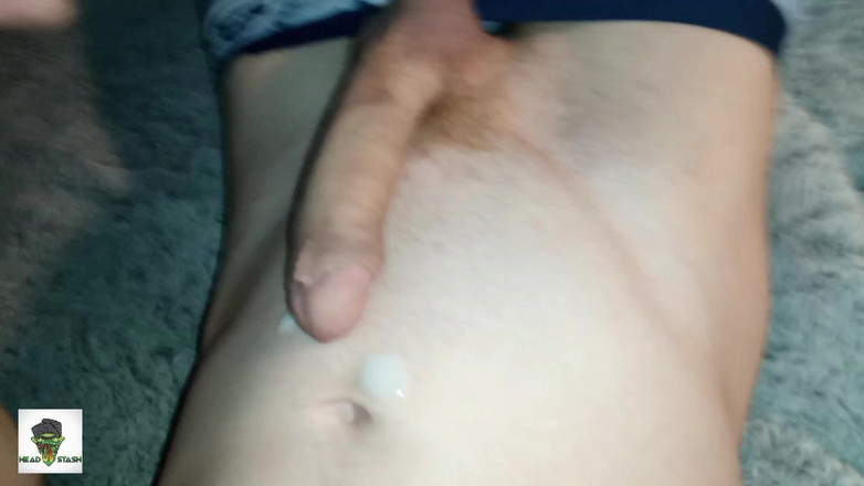 Jack_D_Stranger: エッジ後のベッドでの大きな射精で自慰する