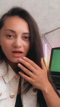 Ciuman Lesbian Pertama Saya