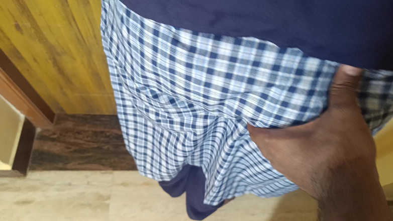 Magilmathi: 美しいデシガール