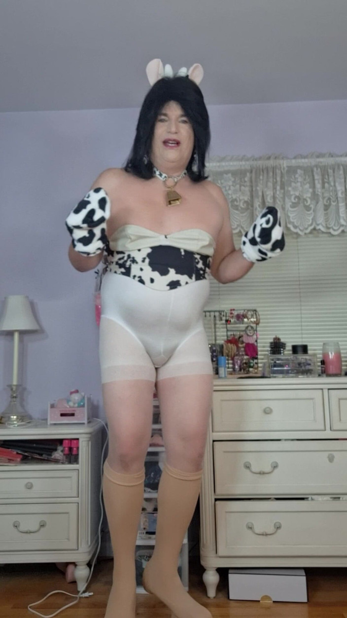 Victoria Lecherri: Showing off My New Hoof Shoes and Getting Ready to...