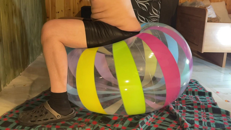 BeachBallsDuo: Două uriașe de 42 și 48 beachballs zdrobite sub noastre 200kgs!