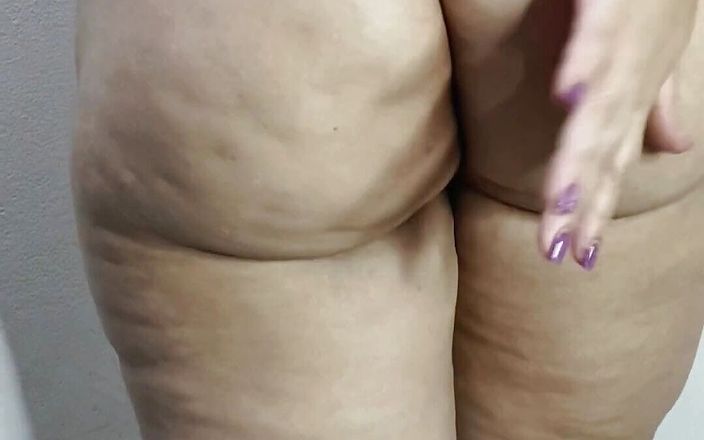 Soraya Culona: Mama vitregă matură sexy cu fundul mare