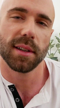 Tätowierter muskulöse ehemann Danny Steele fingert und fickt dich pOV - mein pOV-freund - Fpov virtueller sex
