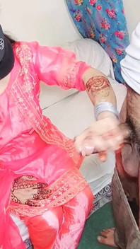 Une Indienne mariée se fait enculer par son demi-frère