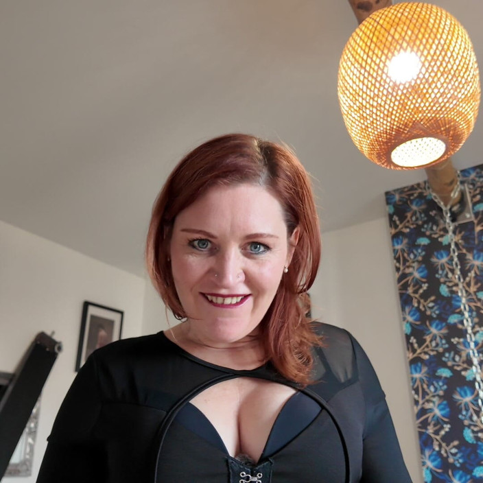 InannaJustice: Inanna justice menggoda pakai stoking kaki