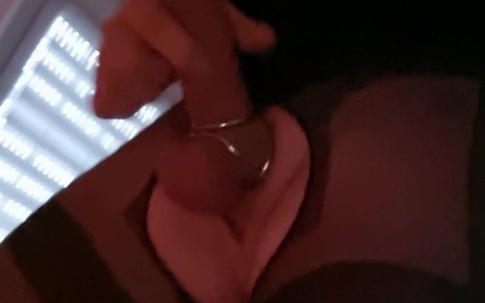 Lauralalouve: Bonne Masturbation Chambre Rouge