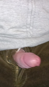 Big Uncut Cock Show dla sąsiadów na świeżym powietrzu nocą noszenie sznurków