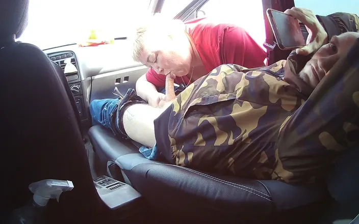 Zona901: A friend gives me pleasure in the car