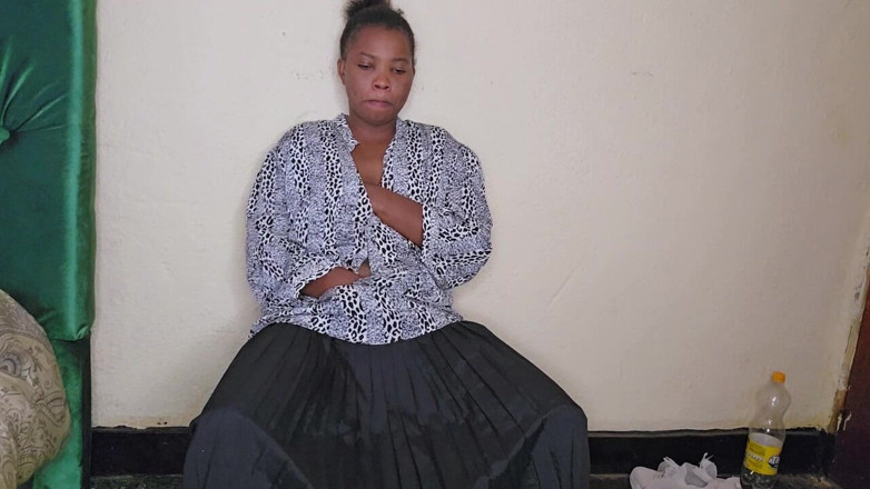 Jocci lena: Menina do interior masturba sua buceta