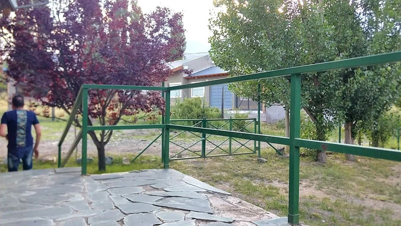 LadyRoma: Scappa dalla festa con un amico per una deliziosa leccata...