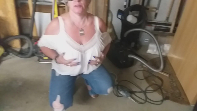 PureVicky66: Abuela caliente chupa una gran polla con gusto