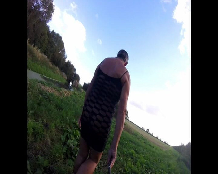 Andy: Sexy walking-outfit