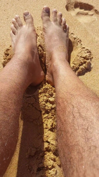 Ladysilva en la playa en bragas