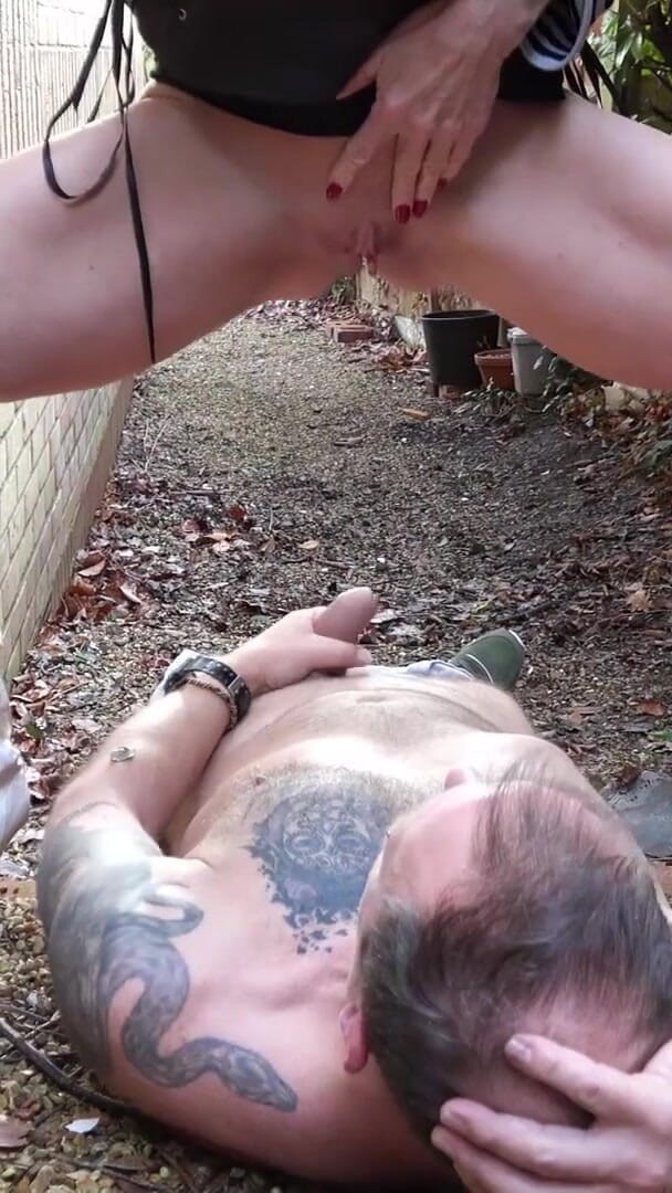 Pissing on The Gardener (Dirty Doctors Clips)