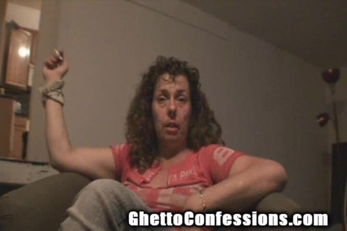 Ghetto Confessions: Safada feliz prostituta tossed old mens away chupa pau para...