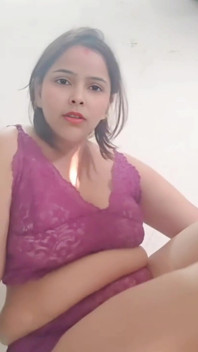 Seema Bhabhi Ne Apni Chut Se Paani Nikal Diya.