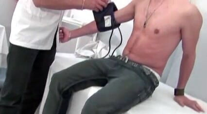 Hot Latinos dudes not gay but curious: Sexy heterosexual latino follando por primera vez 51