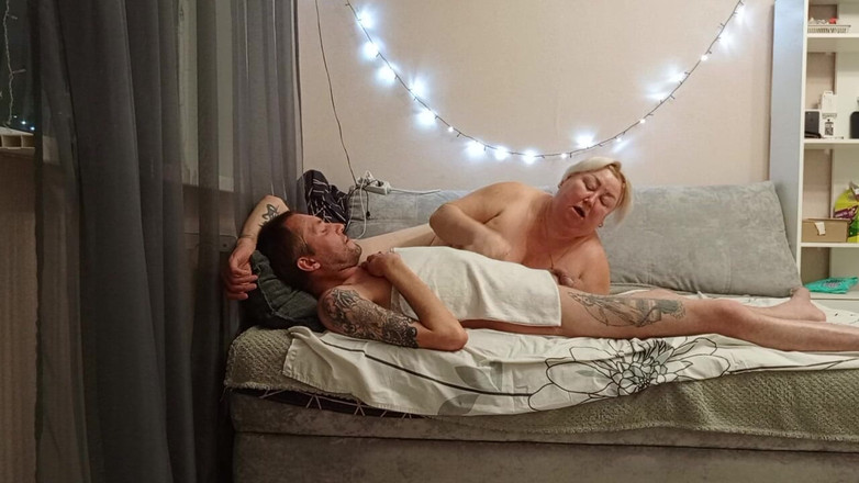 Zona901: Soused dělá hluboké kouření a polyká sperma