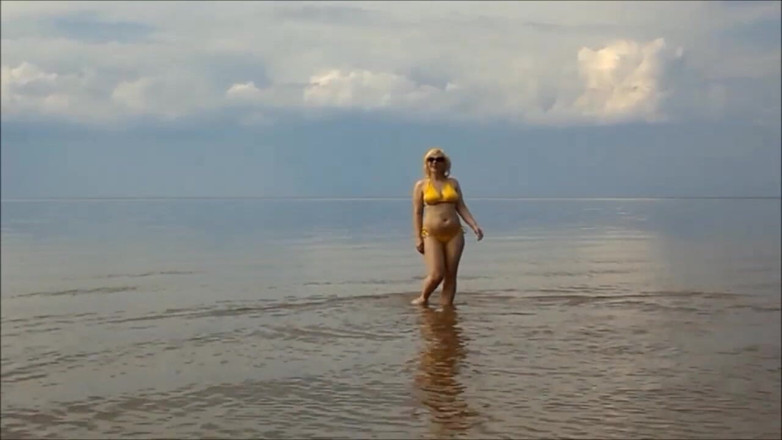 RedRoseRus: Bikini strand 2
