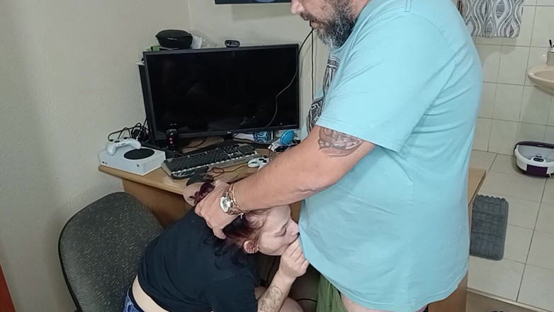 Bigjoefuckalott: Cocoldmy Arkadaşım F****** Karımın Yüzü