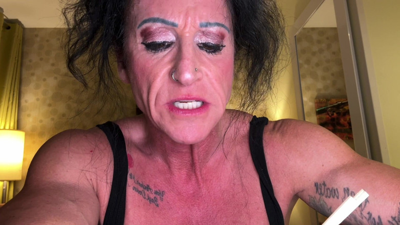 Kandylegsxxx: Thanksgiving , la déesse Kandy se régale et t’avale dans la...