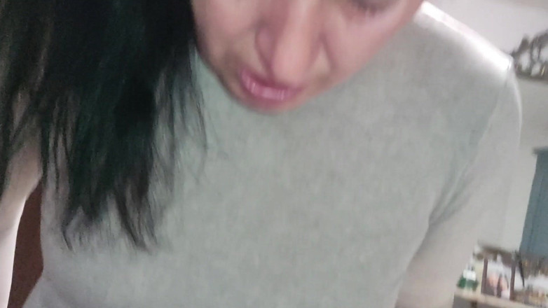 Winonna8: Istri nakal ini selingkuh, nyepong dan ngentot kontol tetangga sambil...