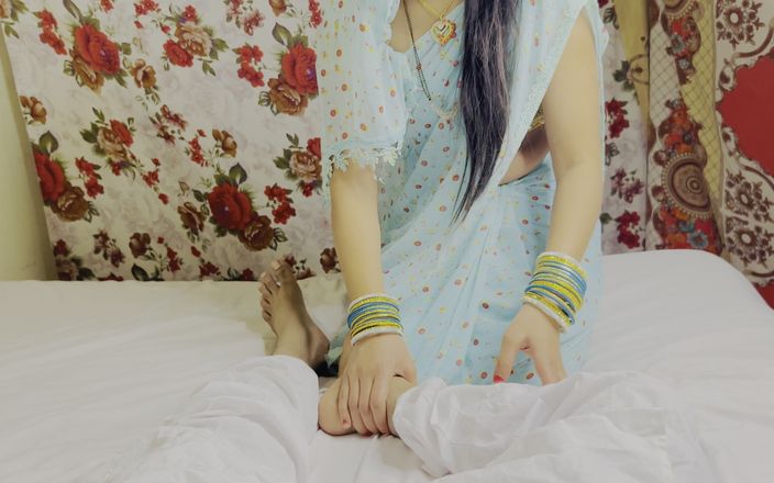 Indian Mahi: Sasur и Bahu свекор трахнула невестка одна в комнате для масляного массажа
