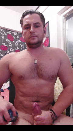 Michael Ragnar: I Masturbate with Flashlight Hard