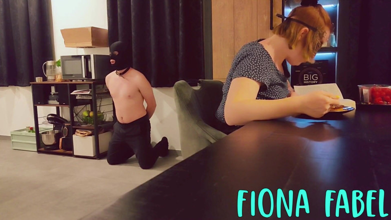 FionaFabel: Goddess Fiona's domestic slave