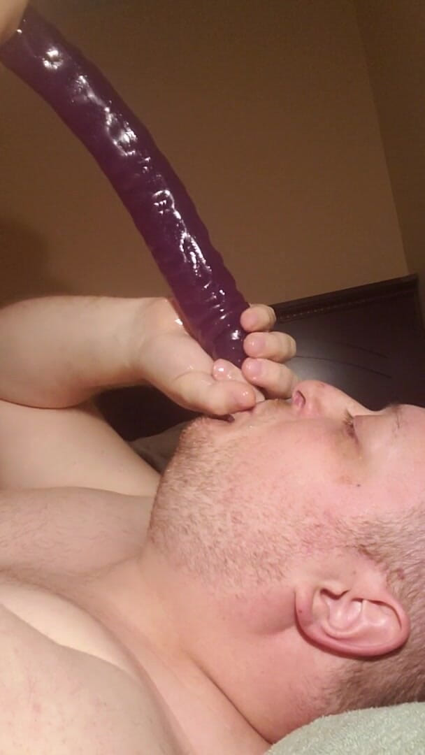 Charlieboy69: ディープスロートファッキングディルド