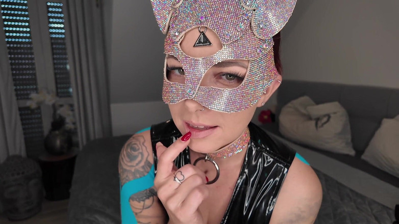 Nina Devil: Возьмите меня и используйте меня!