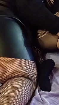 Paní se prstí a dává masáž prostaty své Sissy