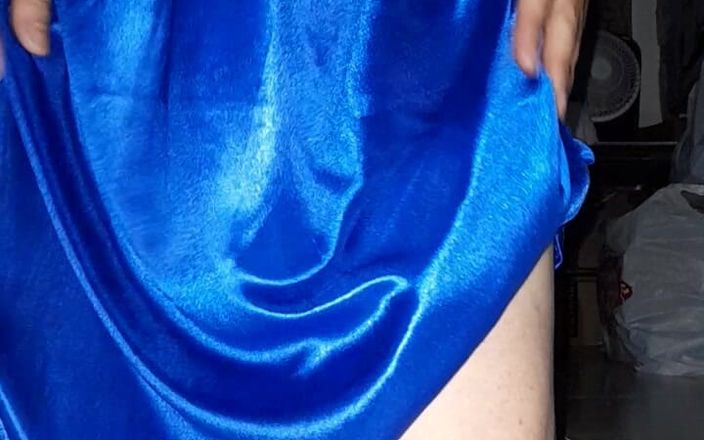 Naomisinka: Мастурбация со спермой ношение синего атласа в шелковом нижнем белье