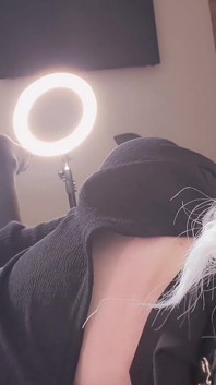Liza Femb gosta de masturbação anal até que o esperma comece a vazar da bunda dela