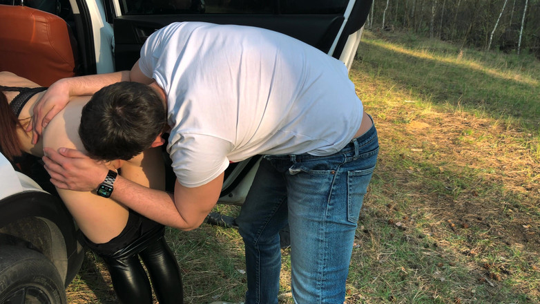 Myredfoxgirl: Sevgilisi meraklı gözlerden ormana götürüldü ve iyi sikildi