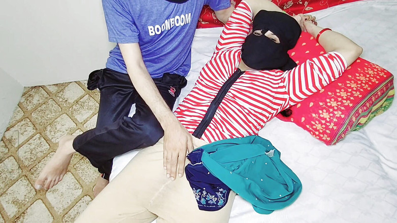 Netu: Indische muslimische ehefrau und ehemann ficken muschi, während sie schmutzig...