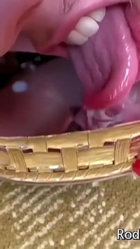 Anal retro lărgit și mâncat de spermă