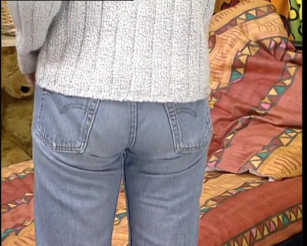 YOUR FIRST PORN: Verlegen Anja met lolly's zachte clip
