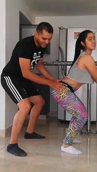 Latina Teen je ošukaná jejím trenérem v tělocvičně