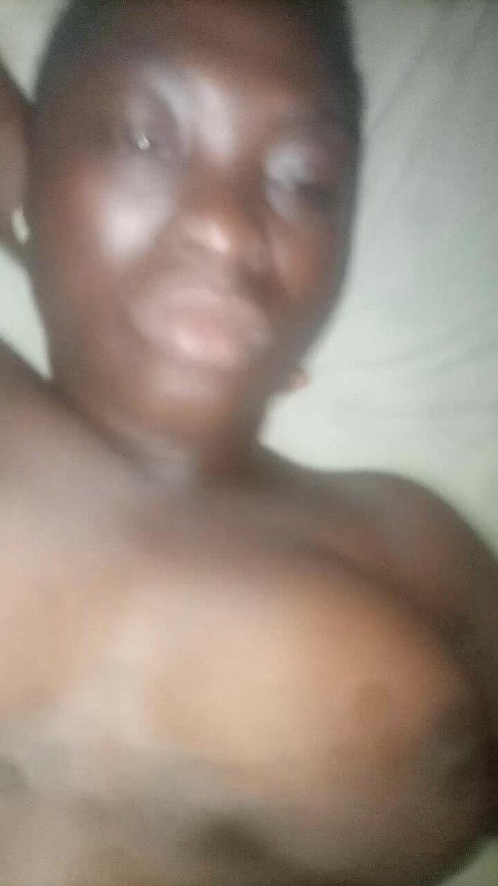 Oladi plenty tv: क्या आपने बड़े स्तनों वाली लड़की को ले जाते हुए देखा है