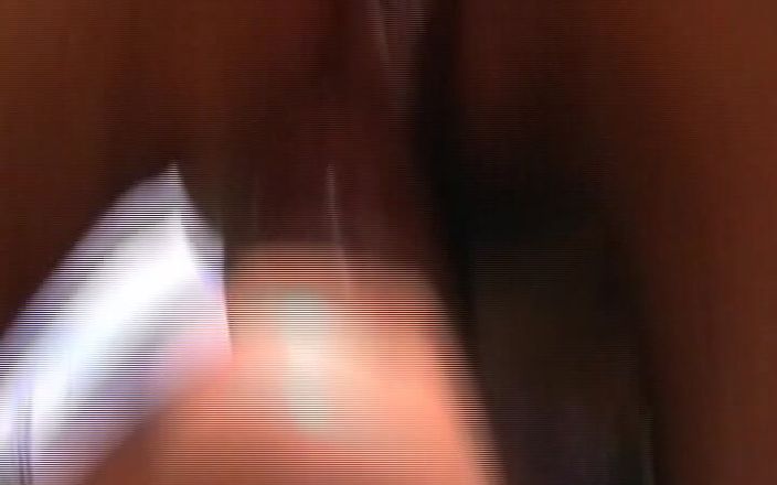 Deutsche XXX Filme: आकर्षक जर्मन गुड़िया आउटडोर तीन लोगों की चुदाई में बड़ा लंड साझा कर रही है
